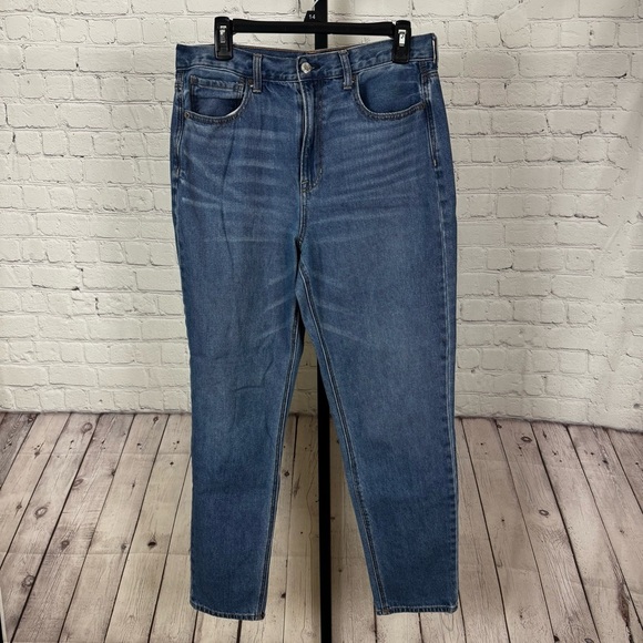 American Eagle Mom Jean Size 12 Long - Picture 1 of 7